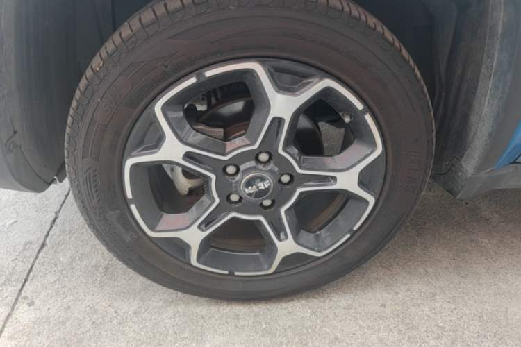 Used BAIC Off-Road BJ30 2021 1.5T Wolf Xiaomei Edition Left Front Wheel Hub