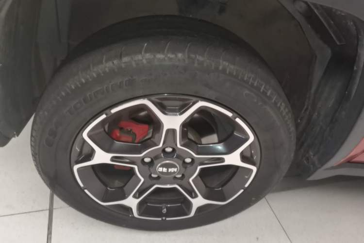 Used BAIC Off-Road BJ30 2021 1.5T Wolf Xiaoye Edition Left Front Wheel Hub