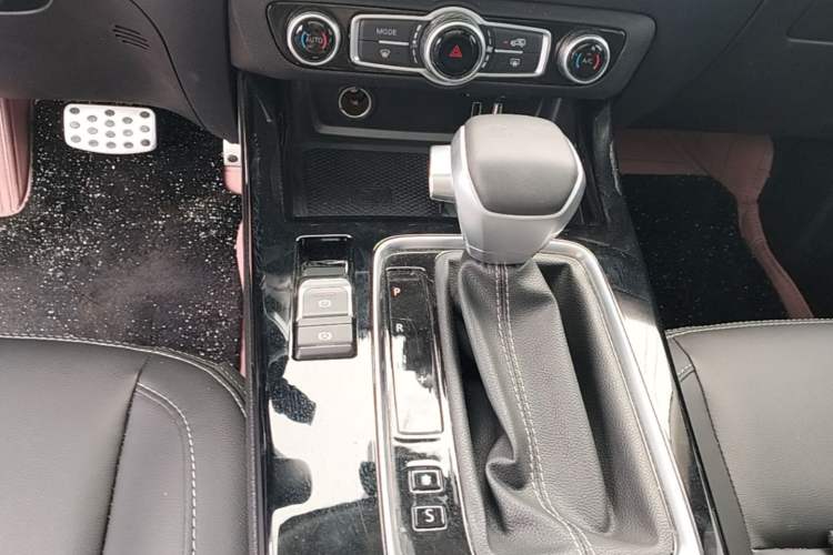 Used BAIC Off-Road BJ30 2021 1.5T Wolf Xiaoben Edition Gear Lever