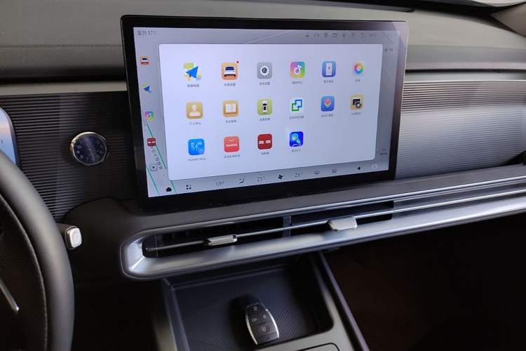 Used BAIC Off-Road BJ30 2024 1.5T Magic Electric Drive Standard Edition Audio And AC Panel