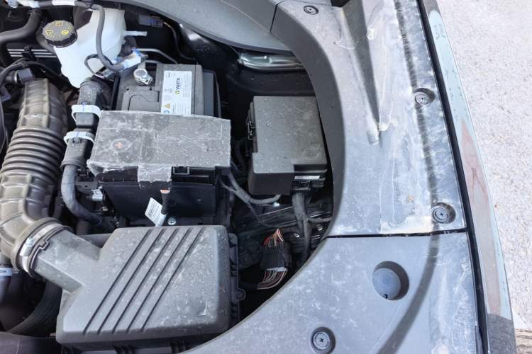 Used BAIC Off-Road BJ30 2024 1.5T Light Wilderness Air Edition Engine Bay Left