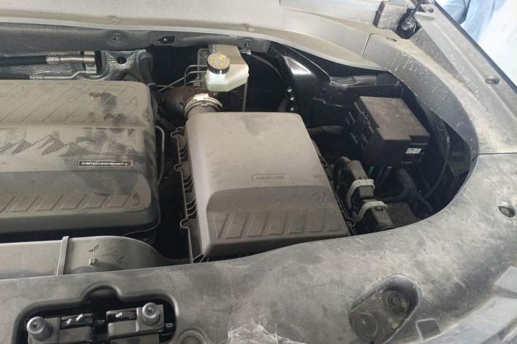 Used BAIC Off-Road BJ30 2024 1.5T Magic Electric Drive Advanced Version Engine Bay Left