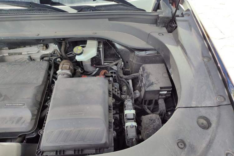Used BAIC Off-Road BJ30 2024 1.5T Magic Electric Drive Advanced Version Engine Bay Left