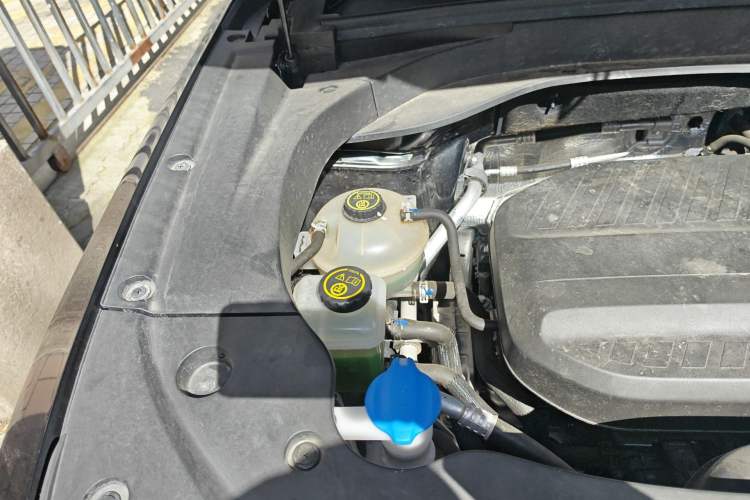Used BAIC Off-Road BJ30 2024 1.5T Magic Electric Drive Advanced Version Engine Bay Right