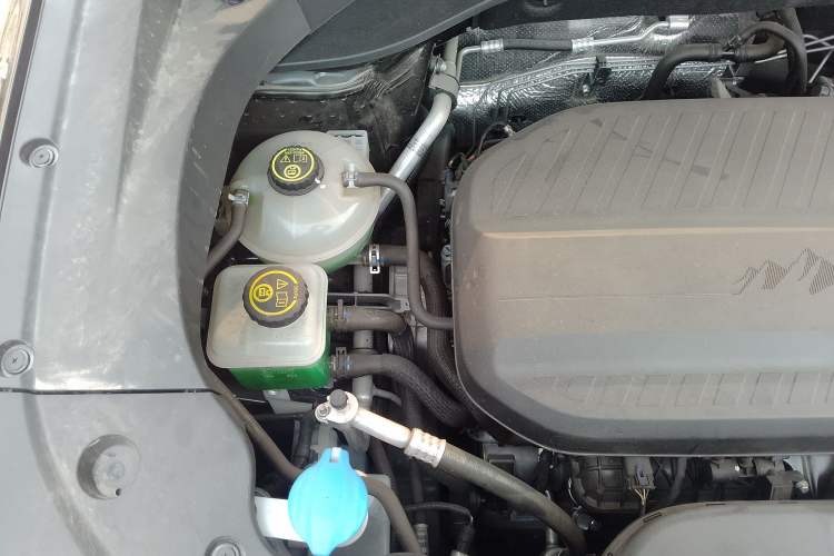 Used BAIC Off-Road BJ30 2024 1.5T Magic Electric Drive Advanced Version Engine Bay Right