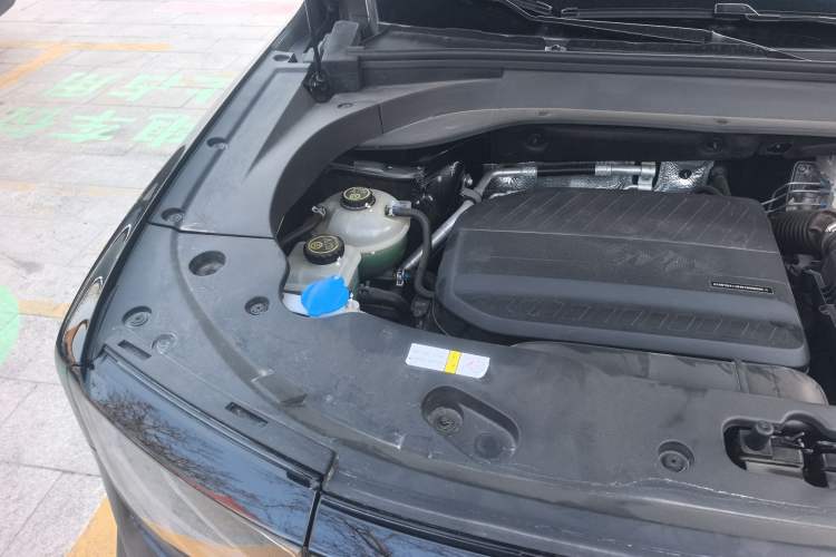Used BAIC Off-Road BJ30 2024 1.5T Magic Electric Drive Advanced Version Engine Bay Right