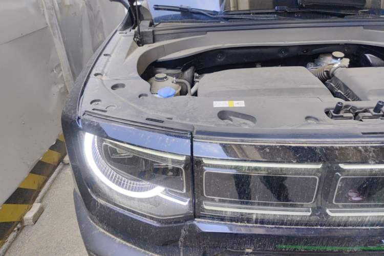 Used BAIC Off-Road BJ30 2024 1.5T Magic Electric Drive Advanced Version Engine Bay Right