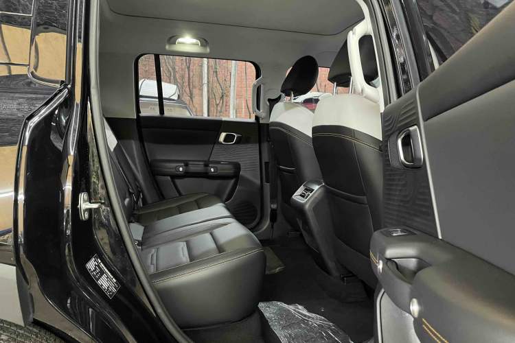 Used BAIC Off-Road BJ30 2024 1.5T Magic Electric Drive Advanced Version Interior 3