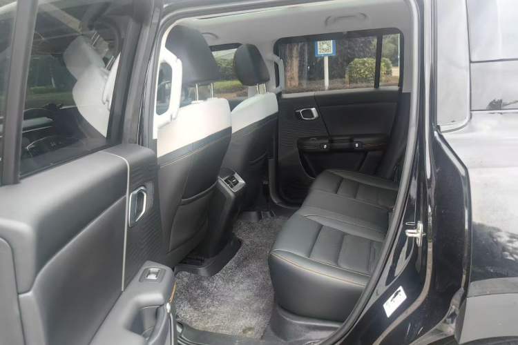 Used BAIC Off-Road BJ30 2024 1.5T Magic Electric Drive Advanced Version Interior 3