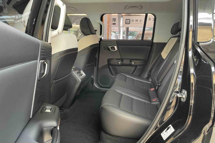Used BAIC Off-Road BJ30 2024 1.5T Magic Electric Drive Advanced Version Interior 4