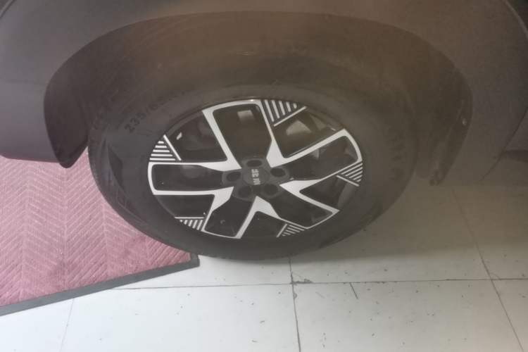 Used BAIC Off-Road BJ30 2024 1.5T Light Wilderness Pro Edition Left Front Wheel Hub