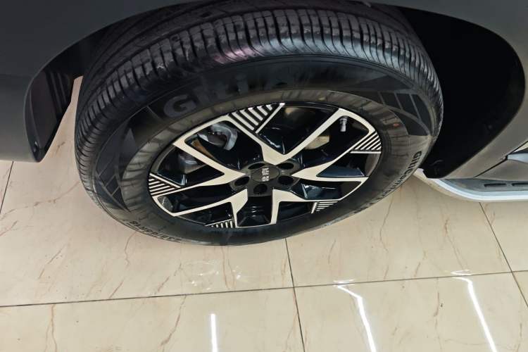 Used BAIC Off-Road BJ30 2024 1.5T Light Wilderness Pro Edition Left Front Wheel Hub