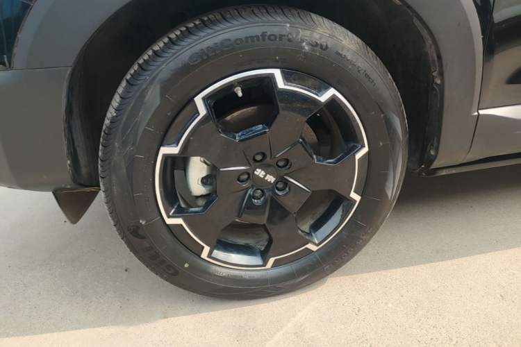 Used BAIC Off-Road BJ30 2024 1.5T Magic Electric Drive Advanced Version Left Front Wheel Hub