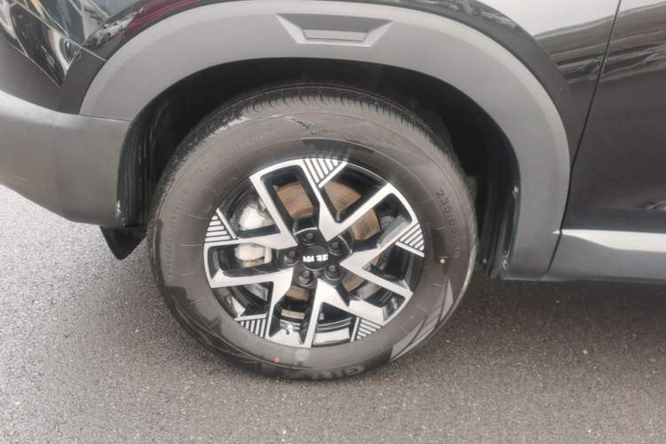 Used BAIC Off-Road BJ30 2024 1.5T Light Wilderness Pro Edition Left Front Wheel Hub