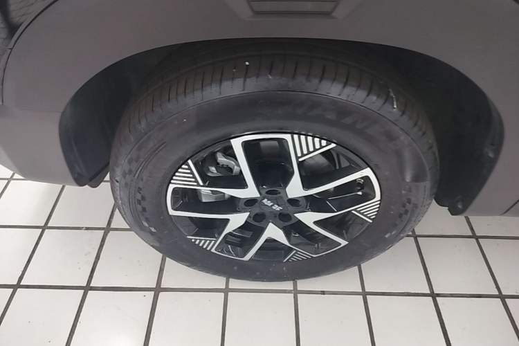 Used BAIC Off-Road BJ30 2024 1.5T Light Wilderness Pro Edition Left Front Wheel Hub