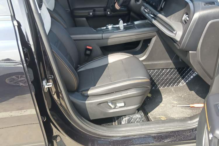 Used BAIC Off-Road BJ30 2024 1.5T Magic Electric Drive Advanced Version Right Front Seat