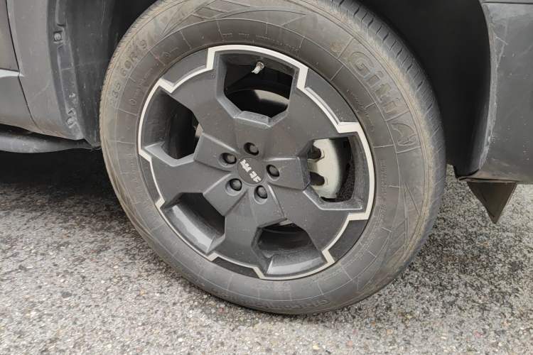 Used BAIC Off-Road BJ30 2024 1.5T Magic Electric Drive Advanced Version Right Front Wheel Hub