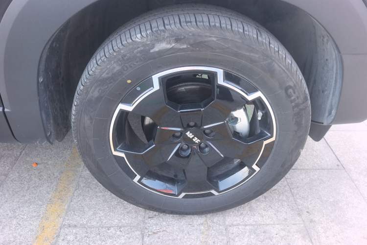 Used BAIC Off-Road BJ30 2024 1.5T Magic Electric Drive Advanced Version Right Front Wheel Hub