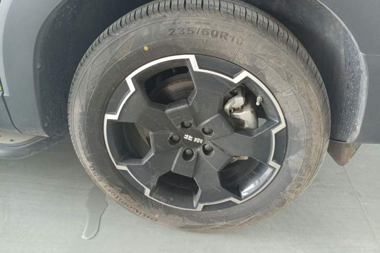 Used BAIC Off-Road BJ30 2024 1.5T Magic Electric Drive Advanced Version Right Front Wheel Hub