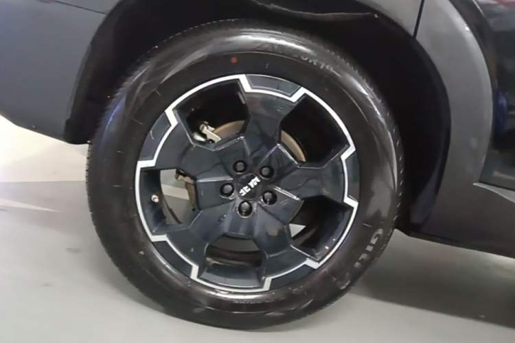 Used BAIC Off-Road BJ30 2024 1.5T Magic Electric Drive Advanced Version Right Rear Wheel Hub