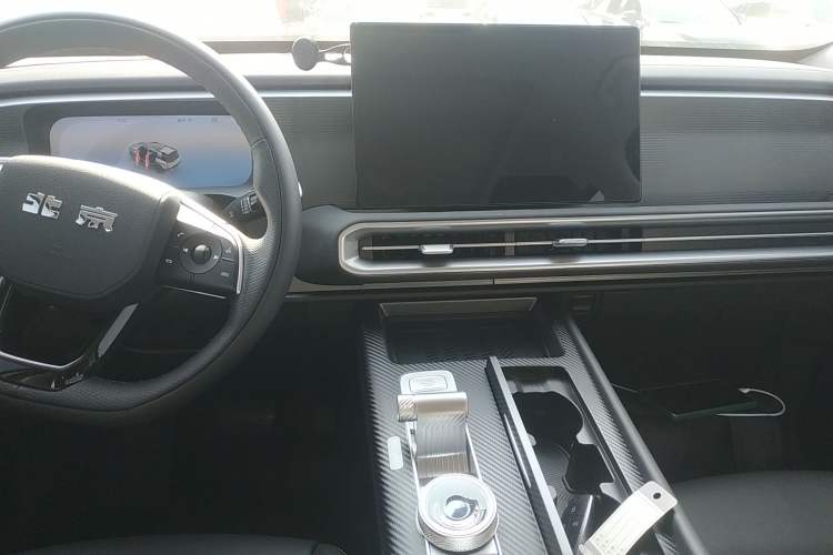Used BAIC Off-Road BJ30 2024 1.5T Magic Electric Drive Advanced Version Audio And AC Panel