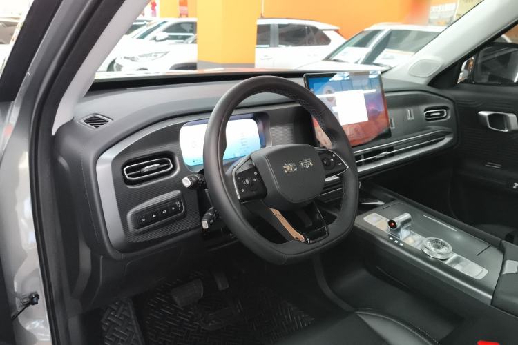 Used BAIC Off-Road BJ30 2024 1.5T Magic Electric Drive Advanced Version Center Console