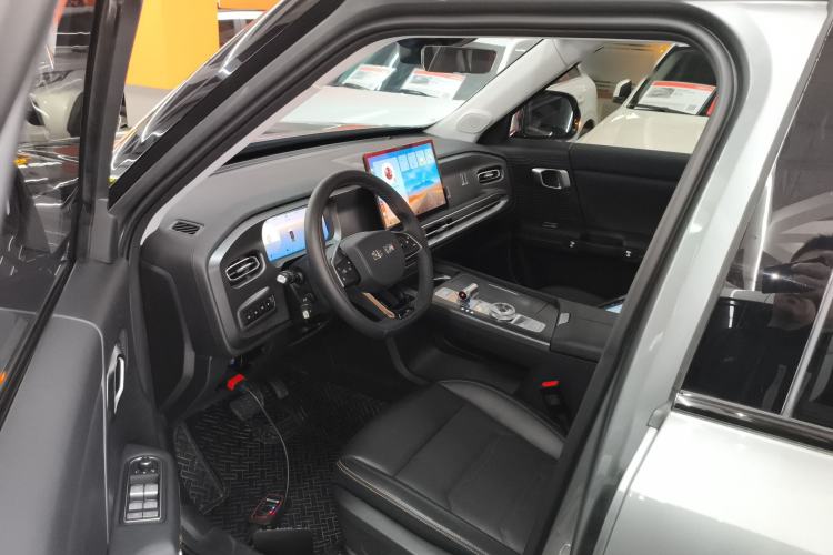 Used BAIC Off-Road BJ30 2024 1.5T Magic Electric Drive Advanced Version Driver Seat