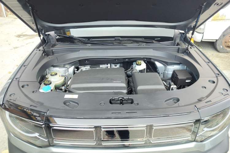 Used BAIC Off-Road BJ30 2024 1.5T Magic Electric Drive Advanced Version Engine Bay