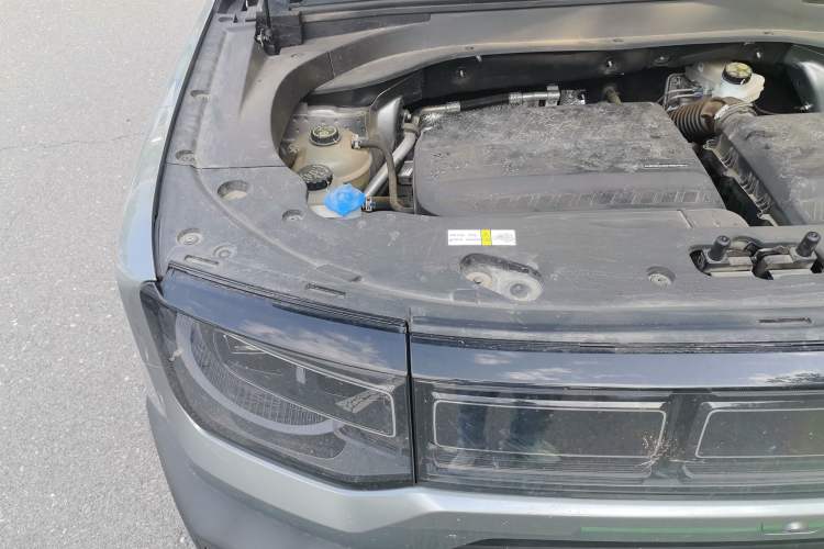 Used BAIC Off-Road BJ30 2024 1.5T Magic Electric Drive Advanced Version Engine Bay Right