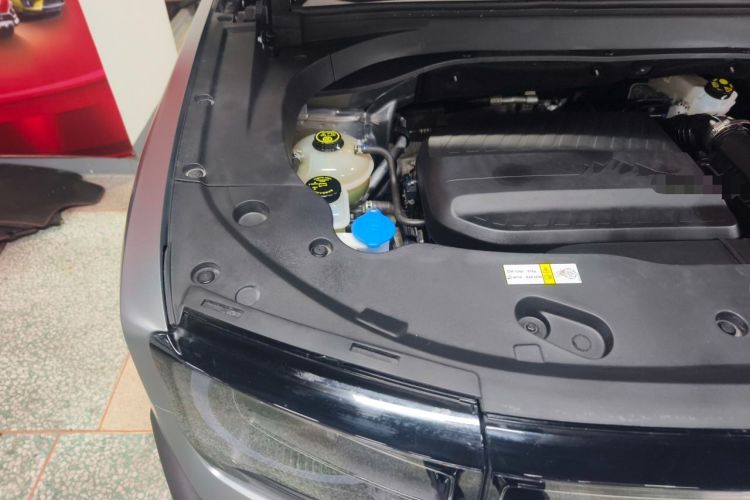 Used BAIC Off-Road BJ30 2024 1.5T Magic Electric Drive Advanced Version Engine Bay Right