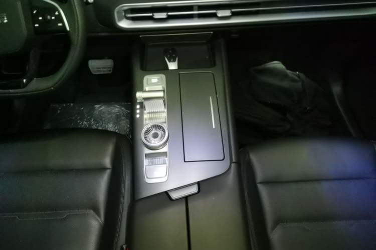 Used BAIC Off-Road BJ30 2024 1.5T Magic Electric Drive Standard Edition Gear Lever