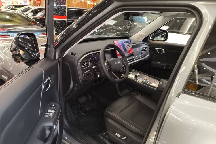 Used BAIC Off-Road BJ30 2024 1.5T Magic Electric Drive Advanced Version Interior 3