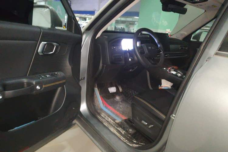 Used BAIC Off-Road BJ30 2024 1.5T Magic Electric Drive Advanced Version Interior 3