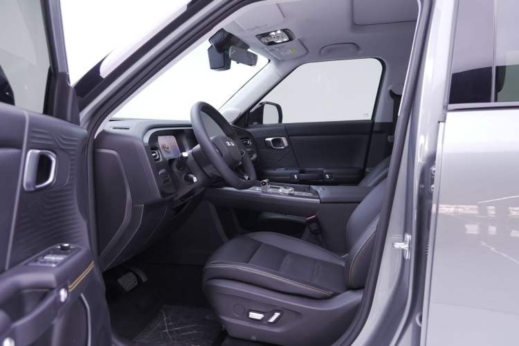 Used BAIC Off-Road BJ30 2024 1.5T Magic Electric Drive Advanced Version Interior 4