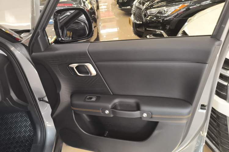 Used BAIC Off-Road BJ30 2024 1.5T Magic Electric Drive Advanced Version Interior 5