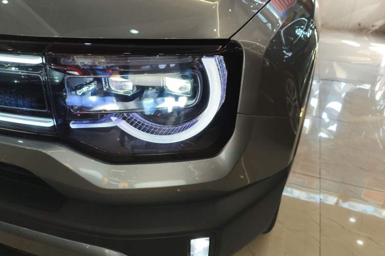 Used BAIC Off-Road BJ30 2024 1.5T Magic Electric Drive Advanced Version Left Front Headlight