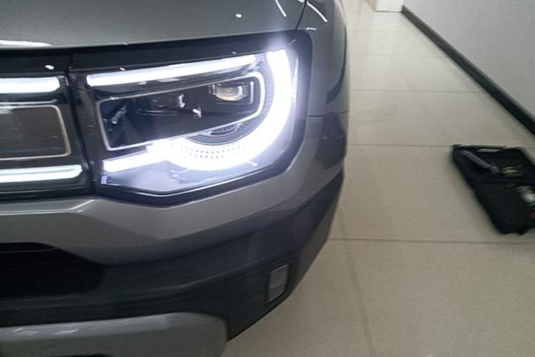 Used BAIC Off-Road BJ30 2024 1.5T Magic Electric Drive Advanced Version Left Front Headlight