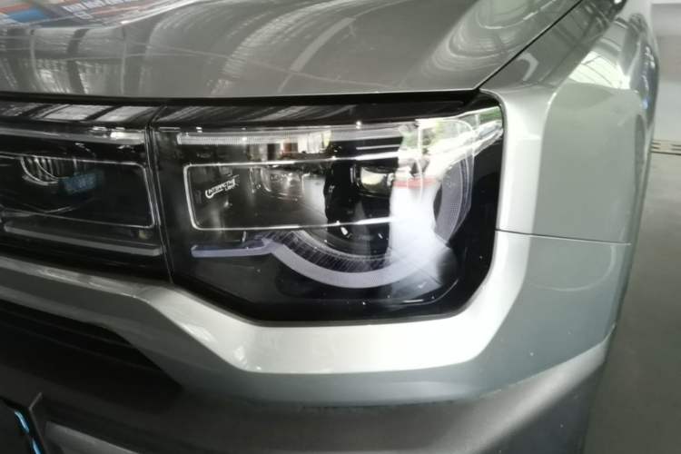 Used BAIC Off-Road BJ30 2024 1.5T Magic Electric Drive Standard Edition Left Front Headlight