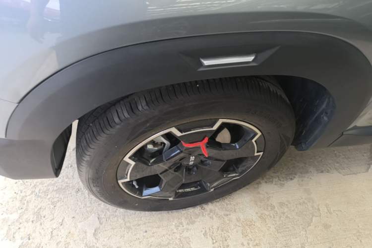 Used BAIC Off-Road BJ30 2024 1.5T Magic Electric Drive Advanced Version Left Front Wheel Hub