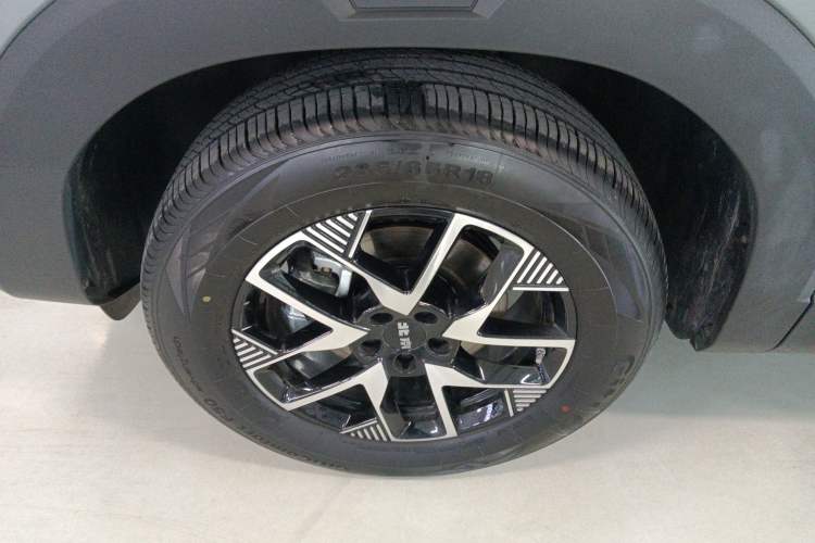 Used BAIC Off-Road BJ30 2024 1.5T Light Wilderness Pro Edition Left Front Wheel Hub