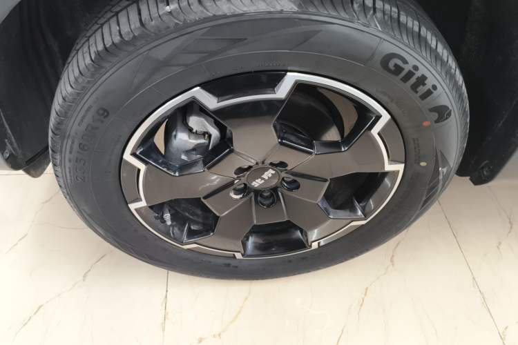 Used BAIC Off-Road BJ30 2024 1.5T Magic Electric Drive Advanced Version Left Front Wheel Hub
