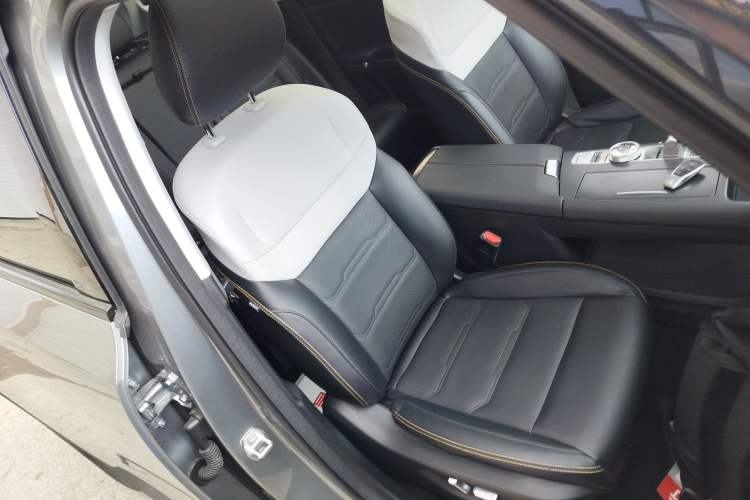 Used BAIC Off-Road BJ30 2024 1.5T Magic Electric Drive Advanced Version Right Front Seat