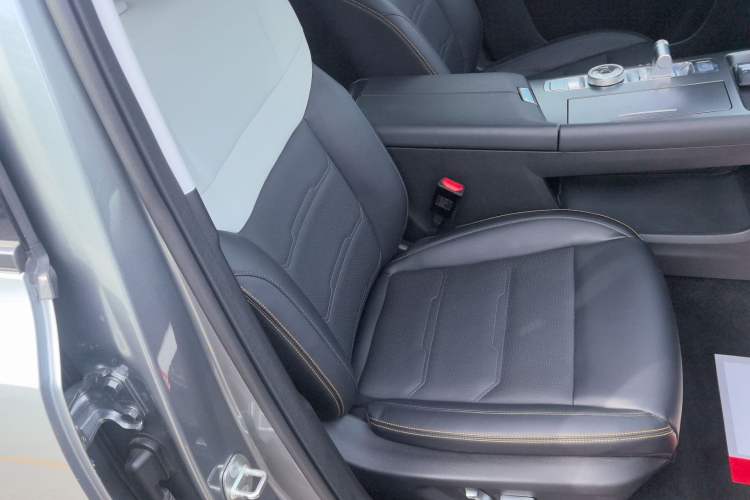 Used BAIC Off-Road BJ30 2024 1.5T Magic Electric Drive Advanced Version Right Front Seat