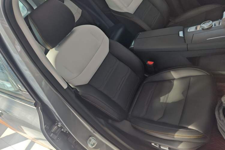 Used BAIC Off-Road BJ30 2024 1.5T Magic Electric Drive Advanced Version Right Front Seat