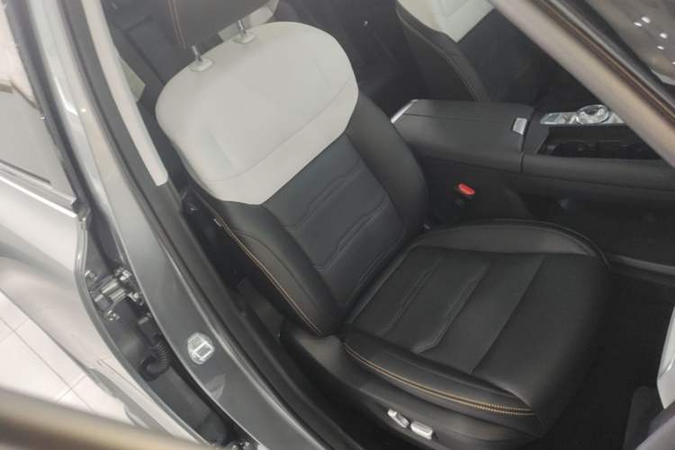 Used BAIC Off-Road BJ30 2024 1.5T Magic Electric Drive Advanced Version Right Front Seat