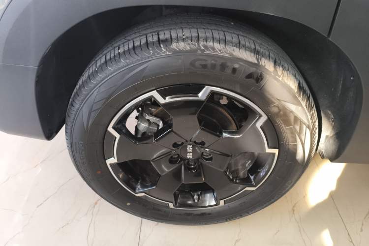 Used BAIC Off-Road BJ30 2024 1.5T Magic Electric Drive Advanced Version Right Rear Wheel Hub