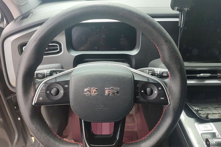 Used BAIC Off-Road BJ30 2024 1.5T Magic Electric Drive Advanced Version Steering Wheel