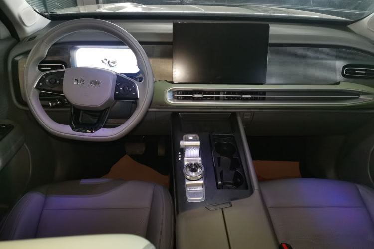 Used BAIC Off-Road BJ30 2024 1.5T Magic Electric Drive Advanced Version Center Console