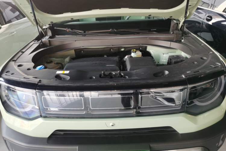 Used BAIC Off-Road BJ30 2024 1.5T Magic Electric Drive Advanced Version Engine Bay