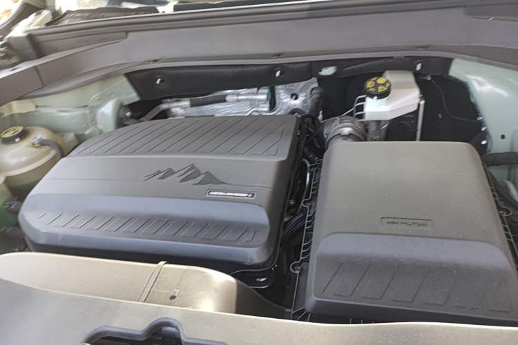 Used BAIC Off-Road BJ30 2024 1.5T Magic Electric Drive Advanced Version Engine Bay